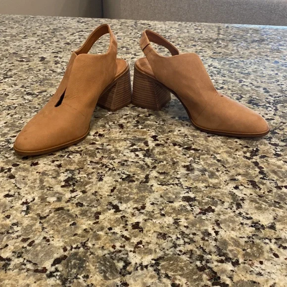 NWOT Lucky Brand Ratonda Leather Block Heels - Picture 4 of 10